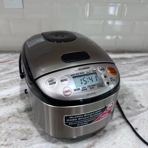 Zojirushi 3-cup rice cooker and warmer